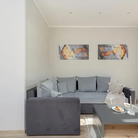 Tarsis In By Rent Like